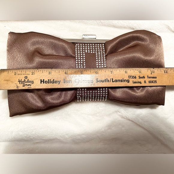 NEW BROWN W/RHINESTONES CLUTCH PURSE BIJOUX TERNER - Picture 9 of 11